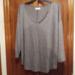 3/4 sleeve grey shirt